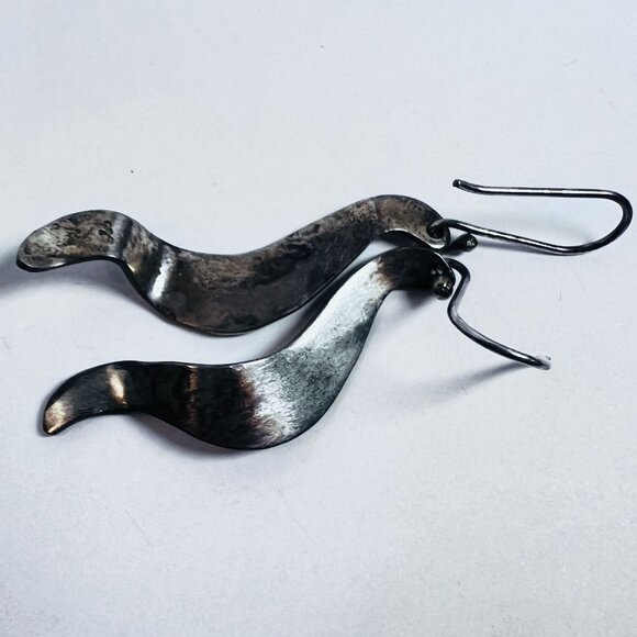 MCM Handcrafted 925 Sterling Silver Abstract Wave Dangle Earrings10g Tarnished - Picture 1 of 4